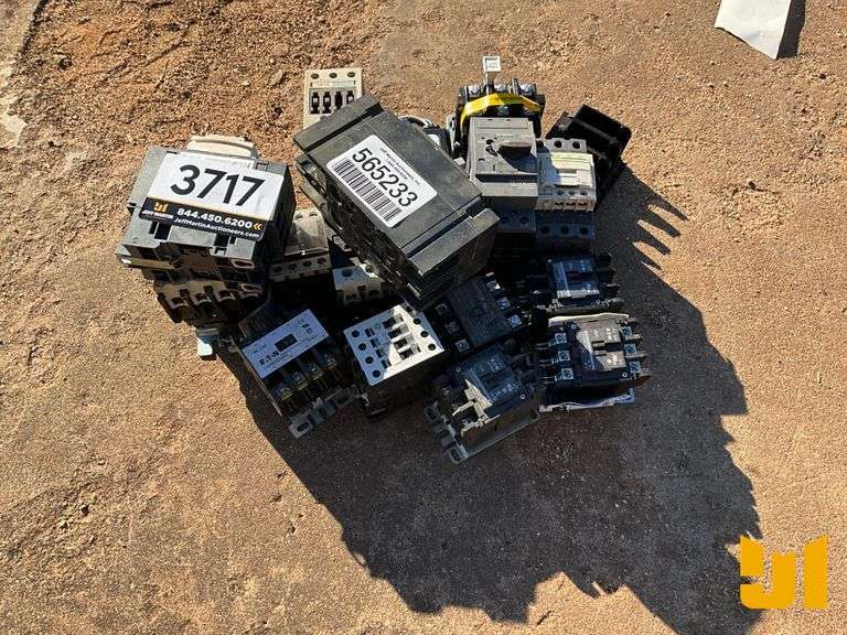 QTY OF (18) CIRCUIT BREAKERS OF VARIOUS AMPS