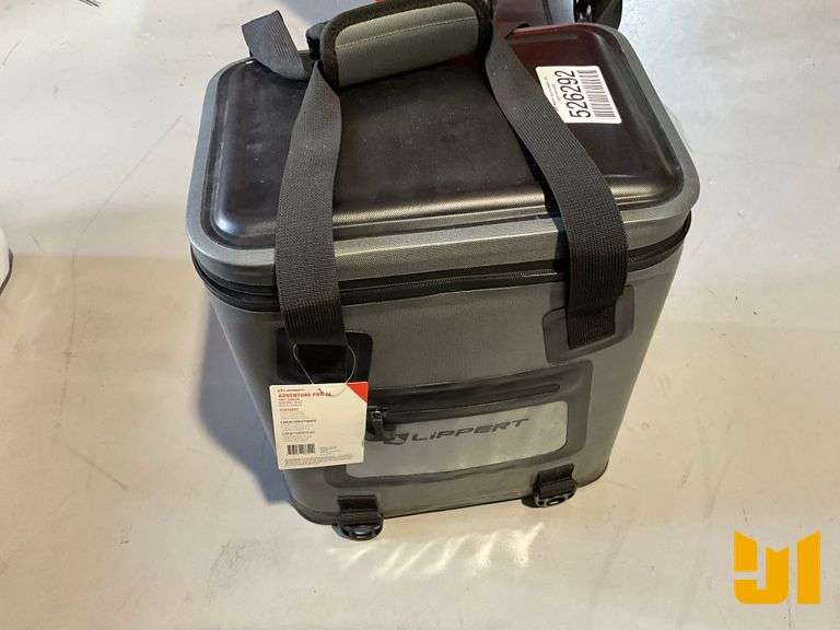 LIPPERT 24 CAN CAPACITY SOFT COOLER WITH SHOULDER STRAP
