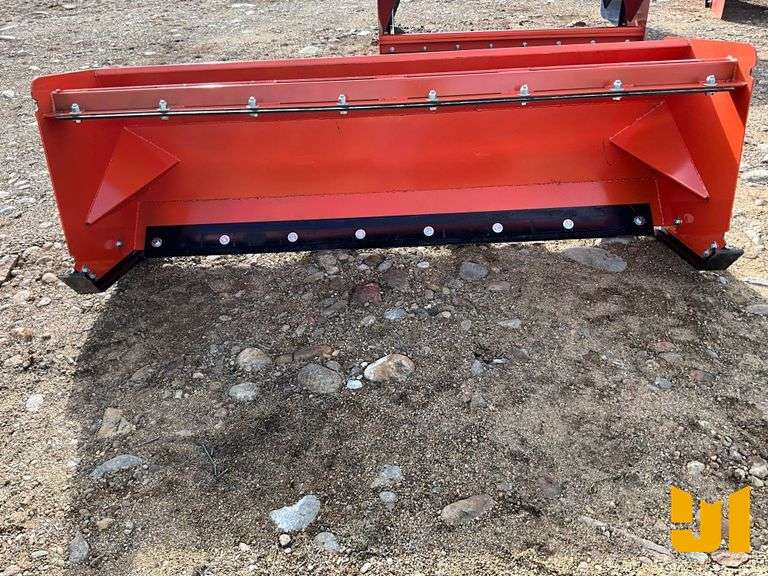 UNUSED 8’ QT SNOW PUSHER PULL-BACK V2023