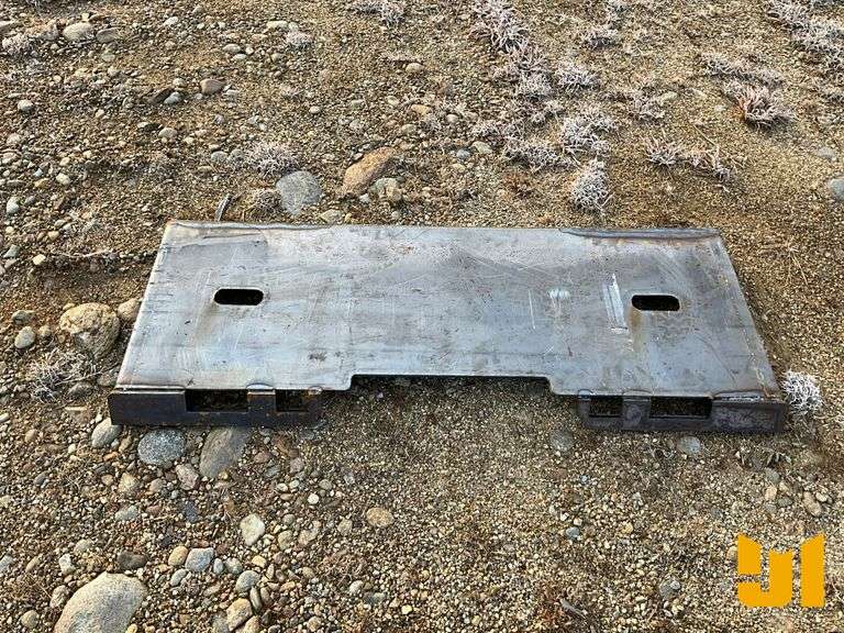 UNUSED KC UNIVERSAL MOUNTING FRAME