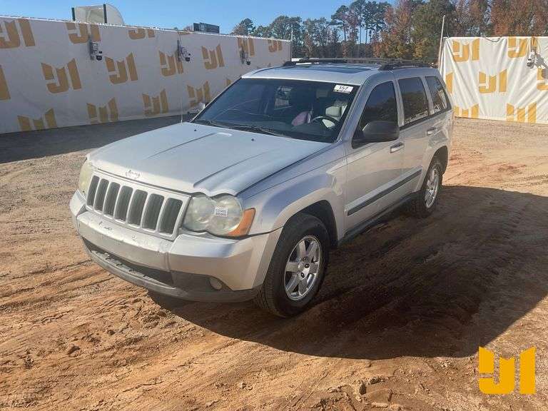 2008 JEEP GRAND CHEROKEE VIN: 1J8GR48KX8C188272 4WD