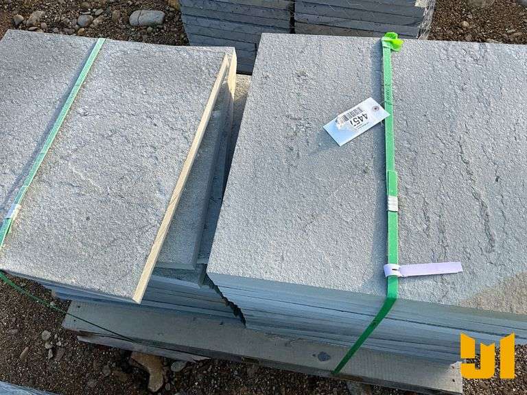 PALLET 24” X 24” X 1.5” THERMAL BLUESTONE PATTERN