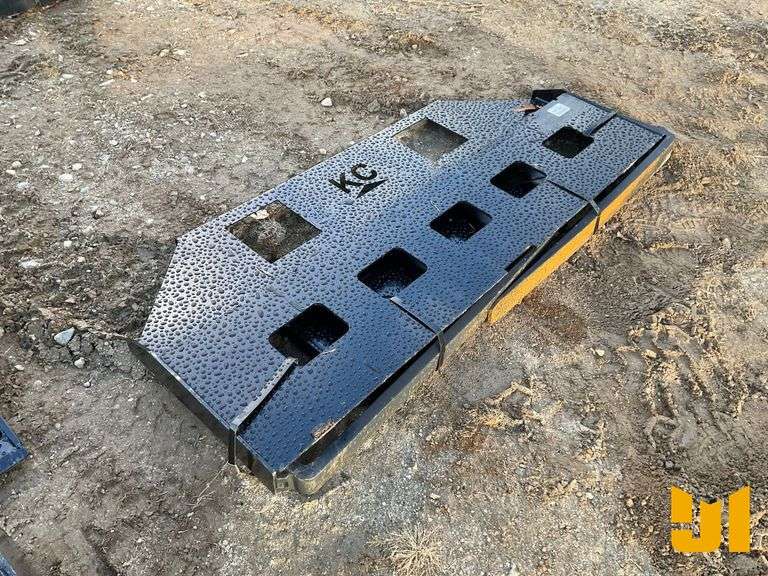 UNUSED KIT CONTAINER 72 INCH FORK FRAME