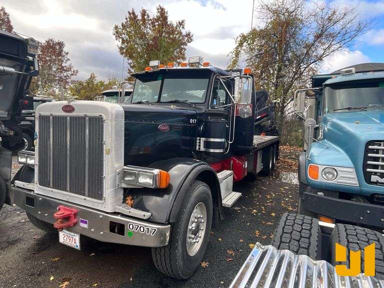 2002 PETERBILT 379 BOOM TRUCK VIN: 1NP5XBTX12N582453
