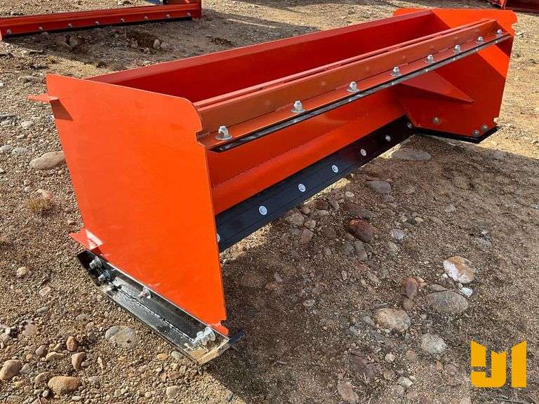 UNUSED 8’ QT SNOW PUSHER PULL-BACK V2023