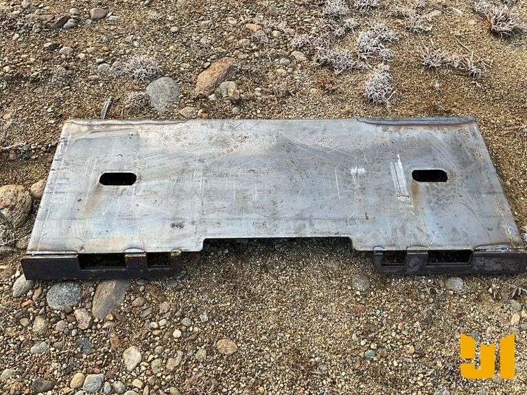 UNUSED KC UNIVERSAL MOUNTING FRAME