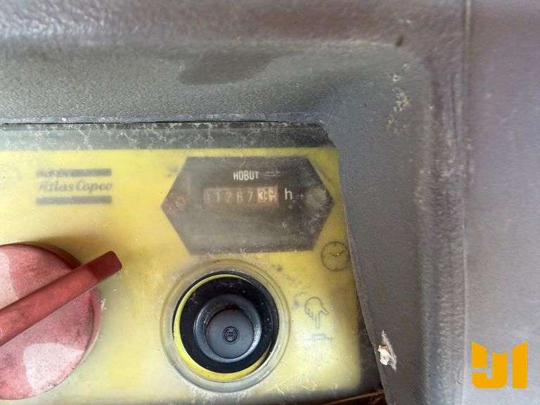 ATLAS COPCO XAS185 185 PORTABLE AIR COMPRESSOR