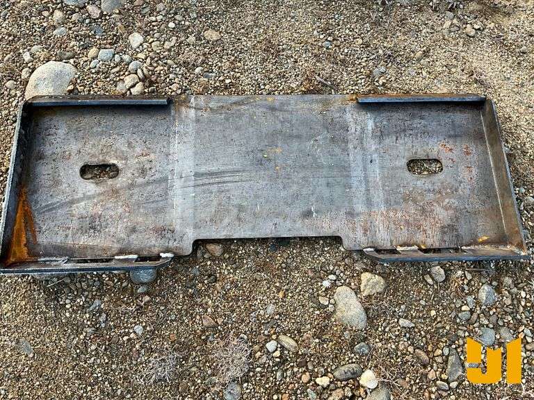 UNUSED KC UNIVERSAL MOUNTING FRAME