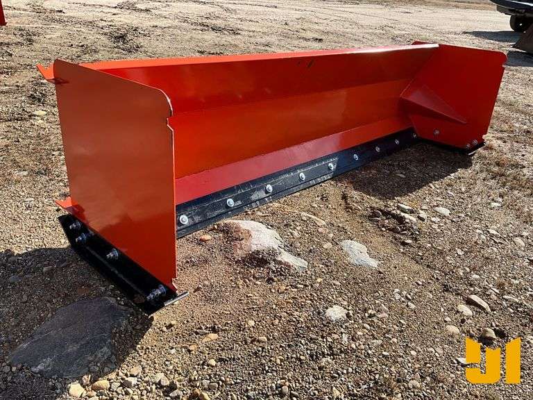 UNUSED 10’ QT SNOW PUSHER PULL-BACK V2023