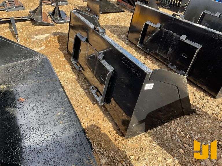 UNUSED KC 90” BUCKET W/CUTTING EDGE