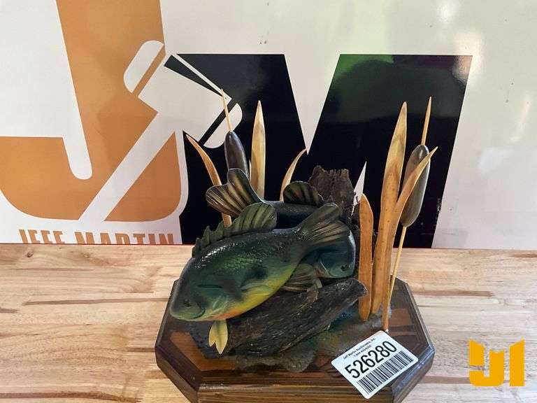 WOODEN REPLICA BLUEGILL FISH MOUNT