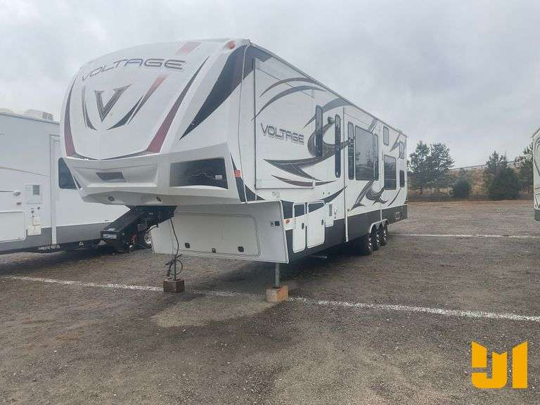 2011 DUTCHMEN VOLTAGE V3900 TOY HAULER FIFTH WHEEL CAMPER VIN: 47CFVTV31BC659995