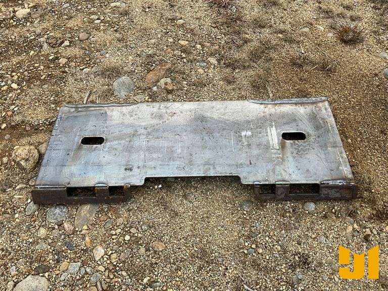 UNUSED KC UNIVERSAL MOUNTING FRAME