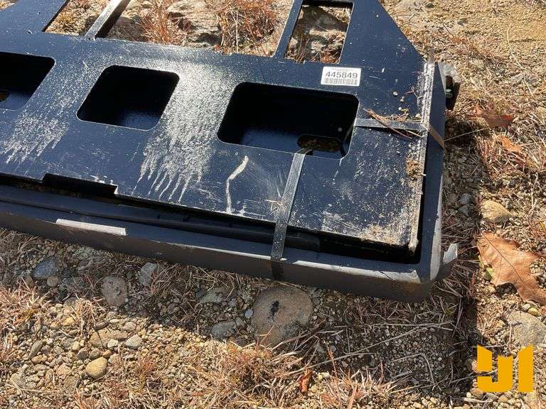 UNUSED KC 45” FORK FRAME W/42” FORKS