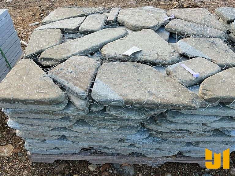 PALLET 1.5” FULL COLOR TUMBLED IRREGULAR PAVERS