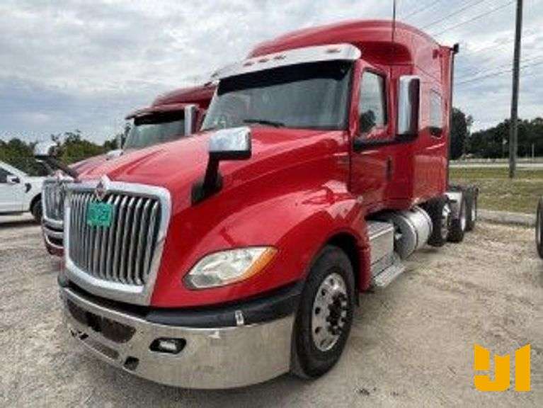 2018 INTERNATIONAL LT625 TANDEM AXLE DAY CAB TRUCK TRACTOR VIN: 3HSDZAPR1JN166951