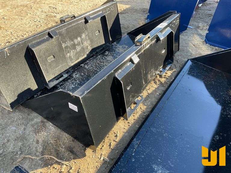 UNUSED KC 78” BUCKET W/EDGE