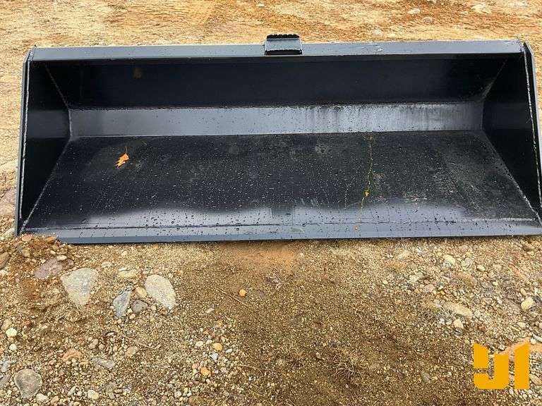 UNUSED KC 90” BUCKET W/CUTTING EDGE