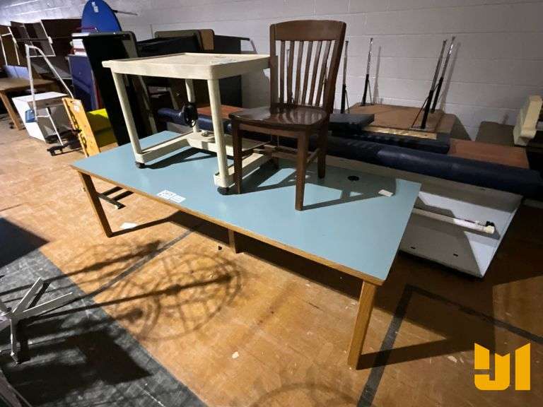 DESK W/ ROLLING CART & CHAIR