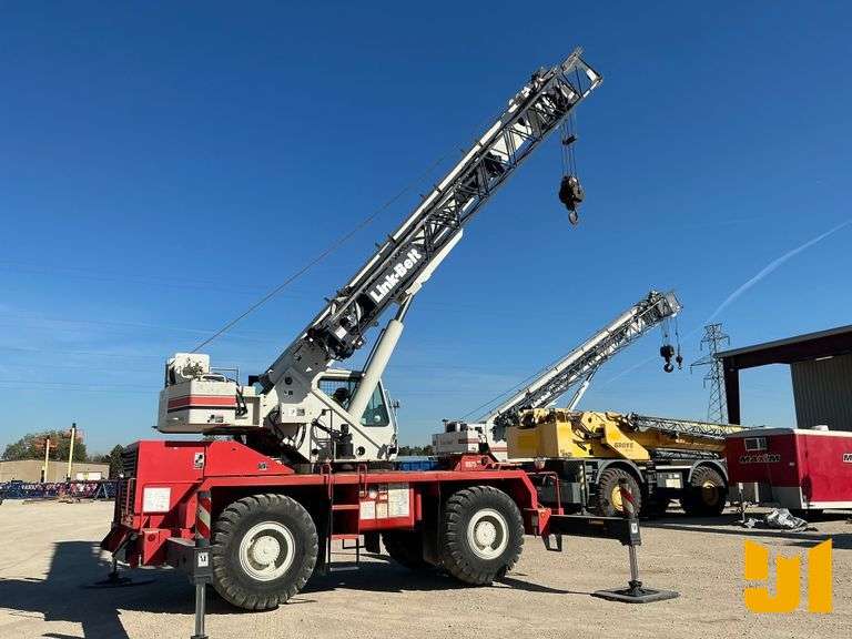 2013 LINK-BELT RTC8030 II ROUGH TERRAIN CRANE SN: E8K4-3932
