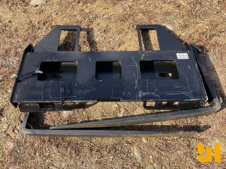 UNUSED KC 45” FORK FRAME W/42” FORKS