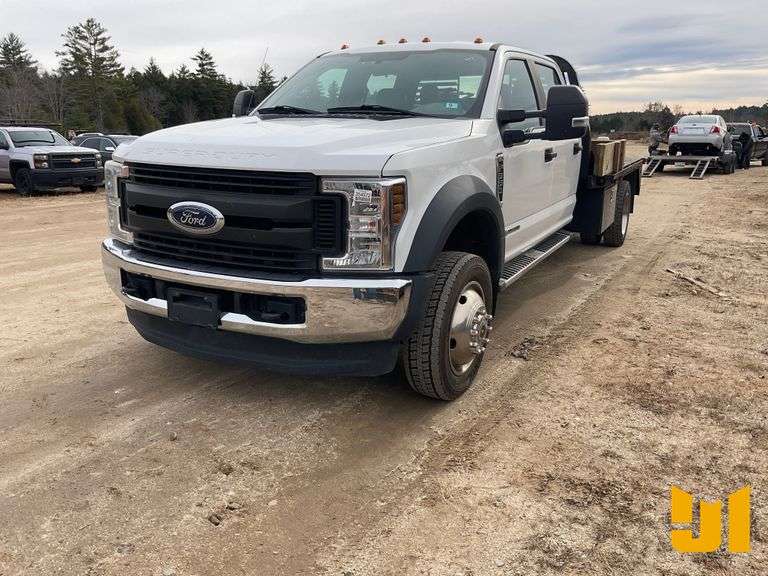 2019 FORD F-550 SINGLE AXLE CREW CAB 4X4 FLATBED TRUCK VIN: 1FD0W5HT4KEC98046