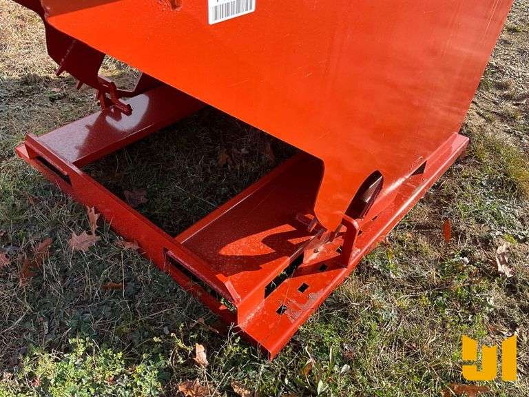 UNUSED 1.5 YARD SELF DUMPING HOPPER