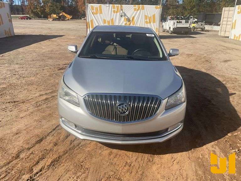 2014 BUICK LACROSSE VIN: 1G4GB5G31EF133890 FWD