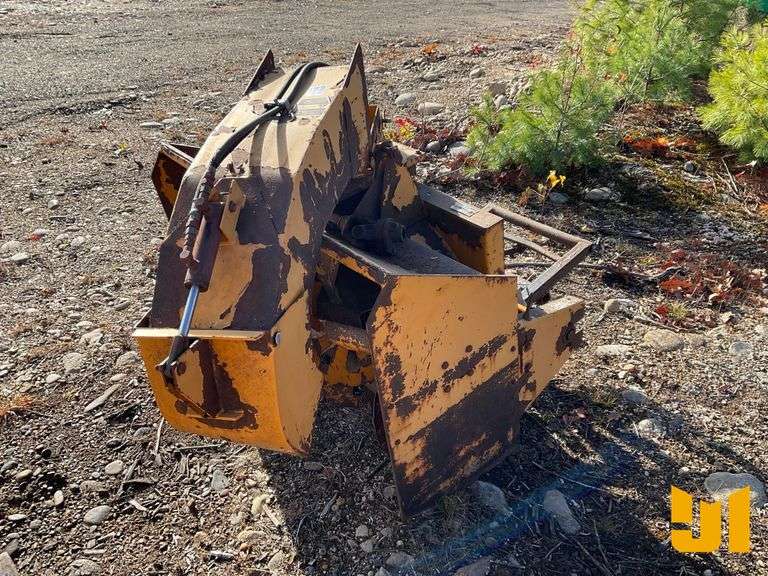 TRACKLESS 1B SNOW BLOWER ATTACHMENT SN: 1126