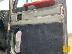 1994 PETERBILT 357 TRI ROLL OFF TRUCK VIN: 1XPAL60X2RN353155