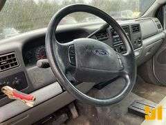 2005 FORD F450 SINGLE AXLE REGULAR CAB STAKE BED TRUCK VIN: 1FDXF46P24EB48177