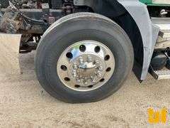 2013 MACK CXU 613(PINNACLE) TANDEM AXLE REGULAR CAB FLATBED TRUCK VIN: 1M2AW02C9DM033146