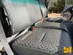 2006 CHEVROLET W4 SINGLE AXLE REGULAR CAB FLATBED TRUCK VIN: 4KBB4B1U46J800138