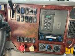 2013 MACK CXU 613(PINNACLE) TANDEM AXLE REGULAR CAB FLATBED TRUCK VIN: 1M2AW02C9DM033146