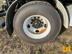 2001 STERLING L7500 S/A VAC VIN: 2FZAA0AK71AB56467