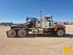 2013 MACK CHU613 PINNACLE TANDEM AXLE DAY CAB TRUCK TRACTOR VIN: 1M1AN07Y3DM014765