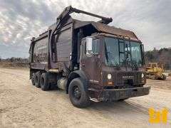 2006 MACK MR TRI FRONT LOAD COLLECTION TRUCK VIN: 1M2K189C36M033556