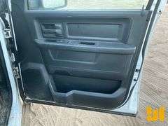 2014 RAM 1500 HEMI 5.7L CREW CAB 4X4 PICKUP VIN: 1C6RR7KTXES164632