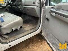 2005 FORD F450 SINGLE AXLE REGULAR CAB STAKE BED TRUCK VIN: 1FDXF46P24EB48177