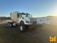 2012 INTERNATIONAL SF667 TANDEM AXLE REAR DISCHARGE MIXER TRUCK VIN: 1HTGSSHT0CJ696962