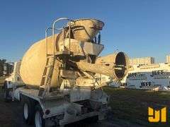 2012 INTERNATIONAL SF667 TANDEM AXLE REAR DISCHARGE MIXER TRUCK VIN: 1HTGSSHT0CJ696962