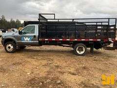 2005 FORD F450 SINGLE AXLE REGULAR CAB STAKE BED TRUCK VIN: 1FDXF46P24EB48177
