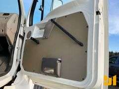 2001 STERLING L7500 S/A VAC VIN: 2FZAA0AK71AB56467