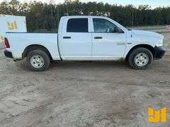 2014 RAM 1500 HEMI 5.7L CREW CAB 4X4 PICKUP VIN: 1C6RR7KTXES164632