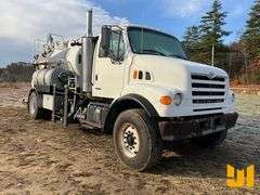 2001 STERLING L7500 S/A VAC VIN: 2FZAA0AK71AB56467