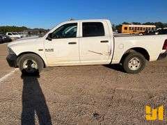 2015 RAM 1500 5.7L HEMI 1/2 TON CREW CAB PICKUP VIN: 3C6RR6KT8FG591746