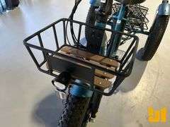 UNUSED ELECTRIC MOONCOOL TRICYCLE