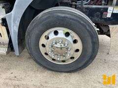 2013 MACK CXU 613(PINNACLE) TANDEM AXLE REGULAR CAB FLATBED TRUCK VIN: 1M2AW02C9DM033146