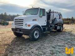 2001 STERLING L7500 S/A VAC VIN: 2FZAA0AK71AB56467