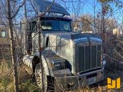 1993 KENWORTH T800 VIN: 1XKDDB9X1PS585823